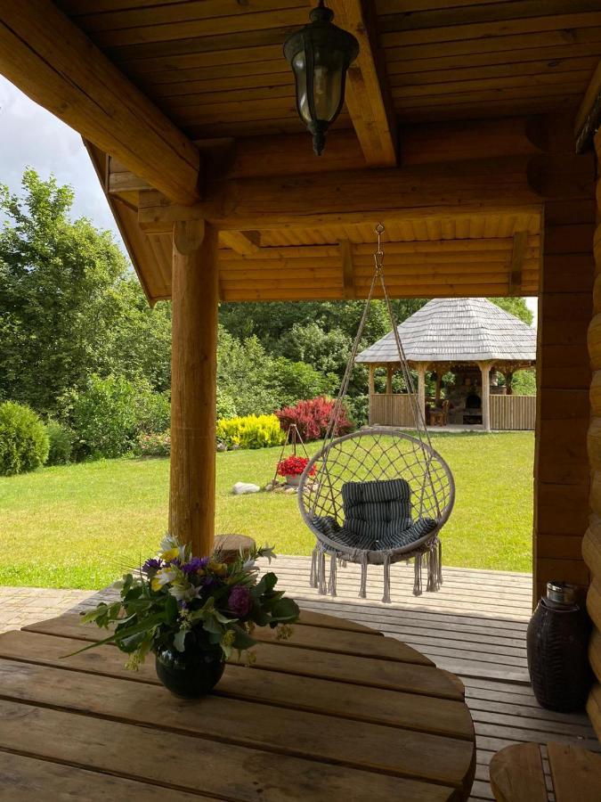 Brivdienu Maja Ar Pirti "Strautkalni" Ieriki Esterno foto