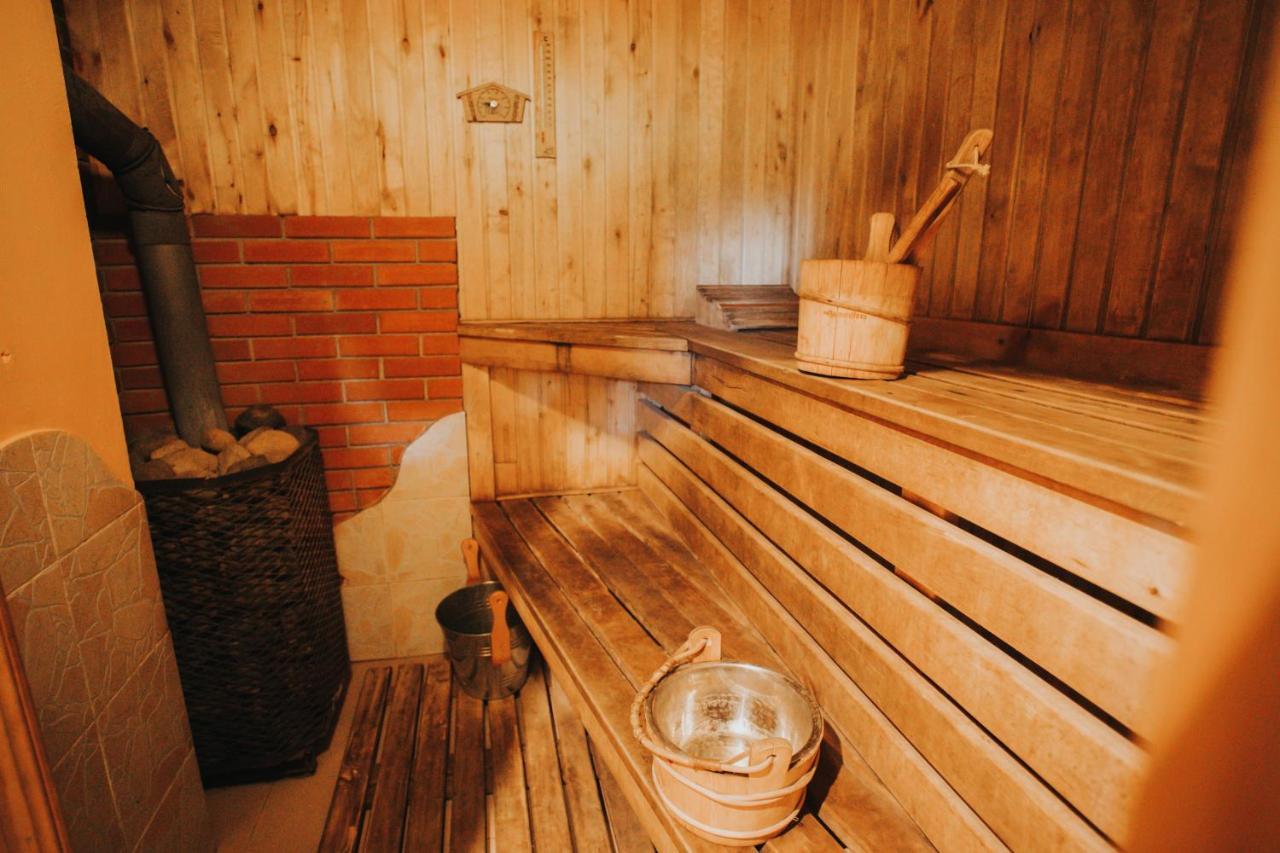 Brivdienu Maja Ar Pirti "Strautkalni" Ieriki Esterno foto